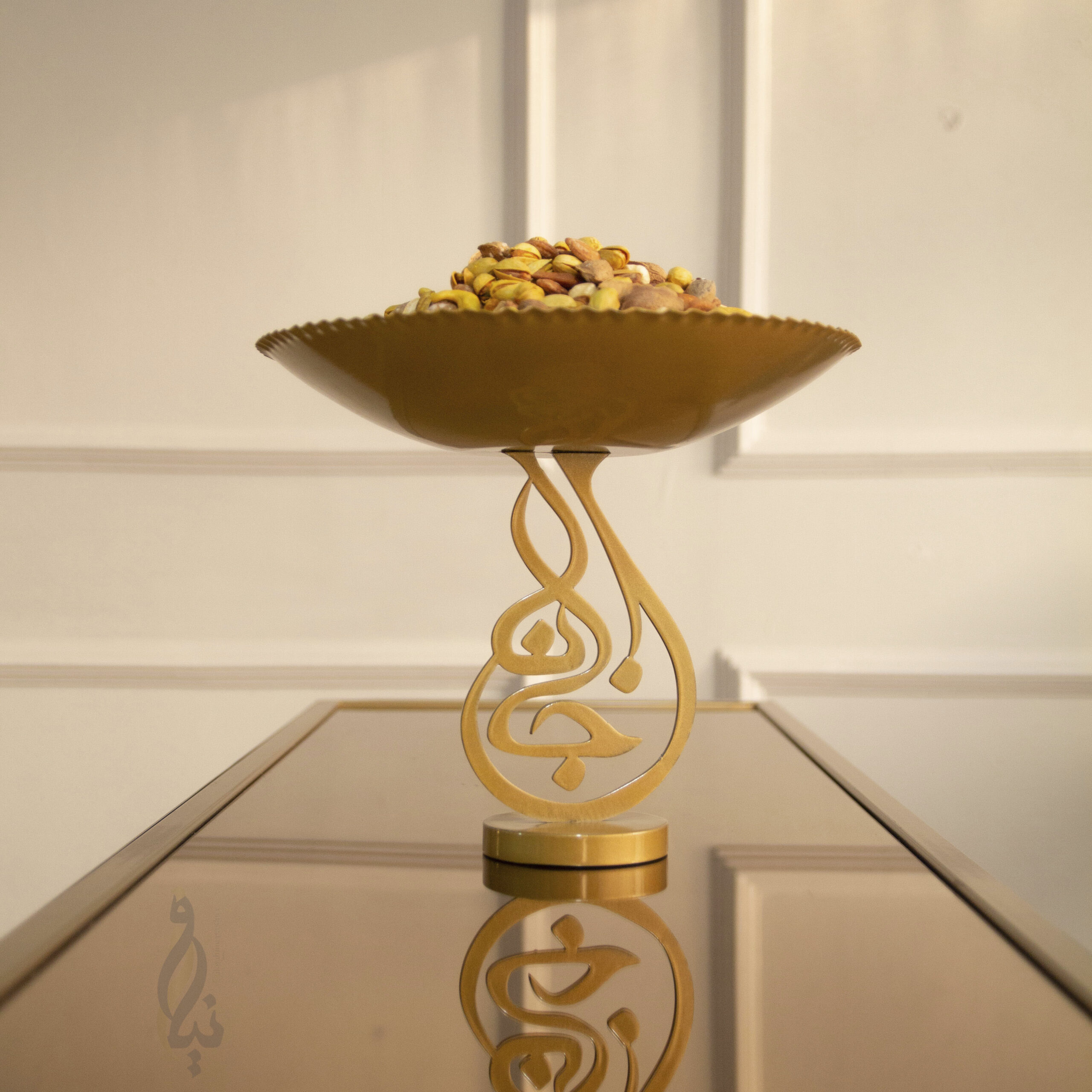 ظرف سرو پایه دار مدل جانان